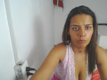 Xiomi705825 Chaturbate stream image from June 04, 2025