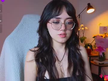 Suzumi_ Chaturbate stream image from June 04, 2025