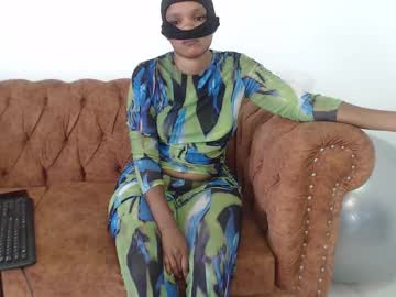 Hugeasshottie Chaturbate stream image from June 04, 2025