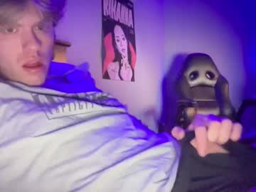 Austwinkboy Chaturbate stream image from June 04, 2025