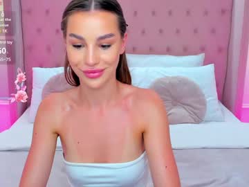 Lorasaint Chaturbate stream image from June 04, 2025