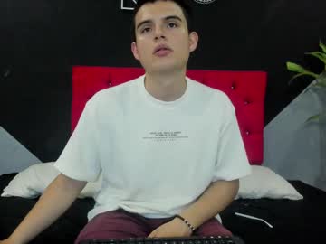 Invincible200 Chaturbate stream image from June 04, 2025