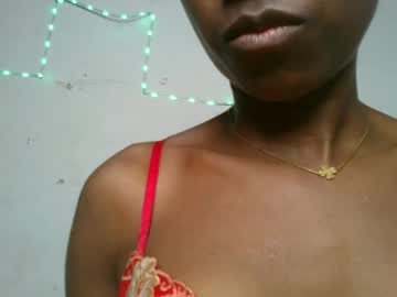 Charmantegirl007 Chaturbate stream image from June 04, 2025