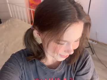 Innocent_Melissa Chaturbate stream image from June 05, 2025