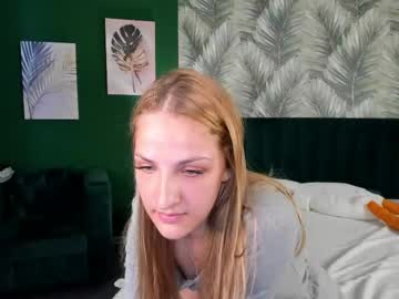 Luna_Vibee Chaturbate stream image from June 05, 2025