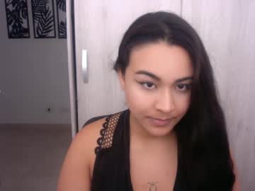 Emmarobertts_ Chaturbate stream image from June 05, 2025