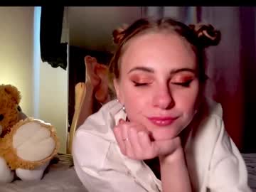 Gracetorrezz Chaturbate stream image from June 05, 2025