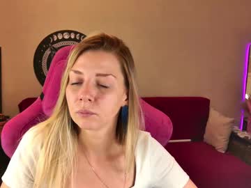 Lunaveda Chaturbate stream image from June 05, 2025