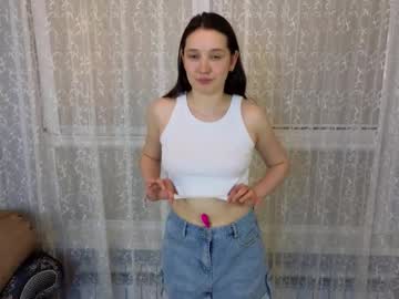 Quennafake Chaturbate stream image from June 05, 2025