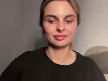 Kira_Best_Love Chaturbate stream image from June 05, 2025