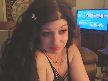 Skysmile25 Chaturbate stream image from June 06, 2025