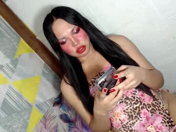 Loloveyxx Chaturbate stream image from June 06, 2025