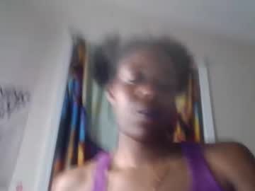 Showermilfx6 Chaturbate stream image from June 06, 2025