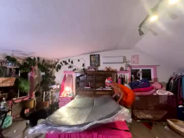 Thekinkycanner Chaturbate stream image from June 06, 2025