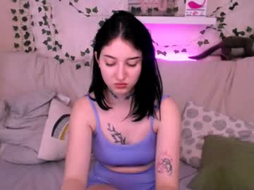 Evelinepearl Chaturbate stream image from June 06, 2025