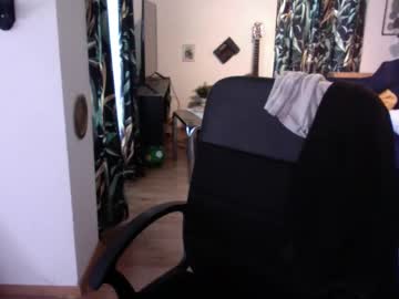Feetkissboy Chaturbate stream image from June 06, 2025