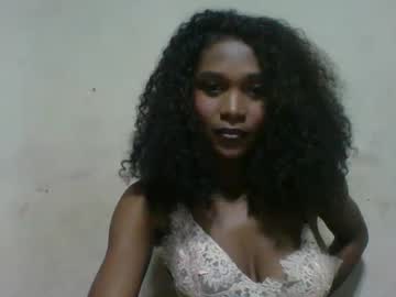 Gggloria Chaturbate stream image from June 06, 2025
