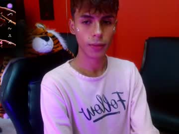 Poppyboyx Chaturbate stream image from June 06, 2025