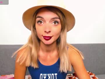 Elle_Benne Chaturbate stream image from June 06, 2025