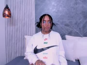 Kadaywillow Chaturbate stream image from June 06, 2025