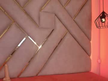 Zafiro_Claire Chaturbate stream image from June 06, 2025