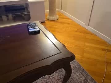 Yellowwait Chaturbate stream image from June 07, 2025