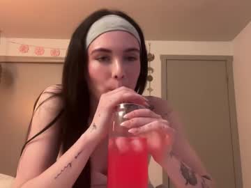 Hannahmaeee Chaturbate stream image from June 07, 2025