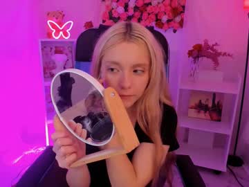 Aurorawrenfield Chaturbate stream image from June 07, 2025