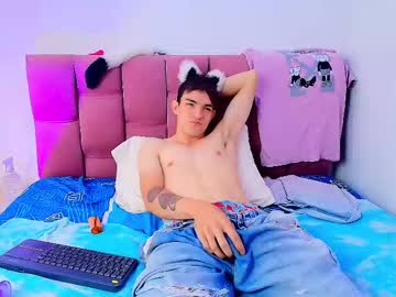 Keytwoo Chaturbate stream image from June 07, 2025