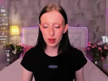 Queenmcg Chaturbate stream image from June 07, 2025
