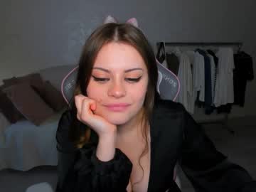 Elunaseduces Chaturbate stream image from June 07, 2025