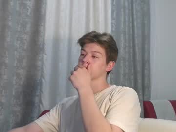 Ausxuw Chaturbate stream image from June 07, 2025