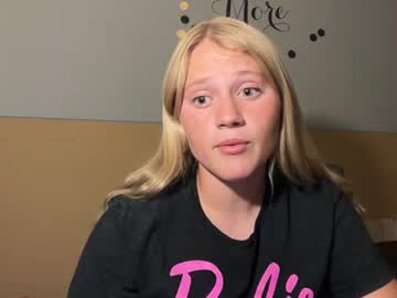 Kayleighashford Chaturbate stream image from June 08, 2025