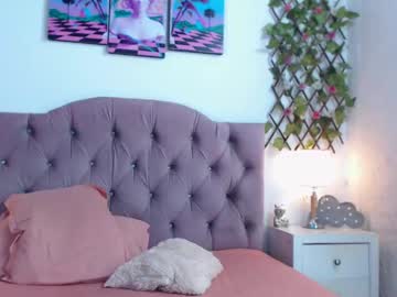 Niabussethxxx Chaturbate stream image from June 08, 2025