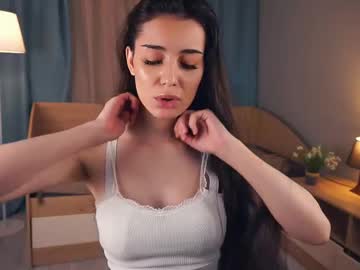 Dollydaggett Chaturbate stream image from June 08, 2025