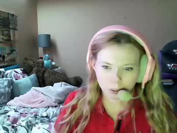 Kawaiibelle Chaturbate stream image from June 08, 2025