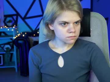 Elliemurler Chaturbate stream image from June 08, 2025