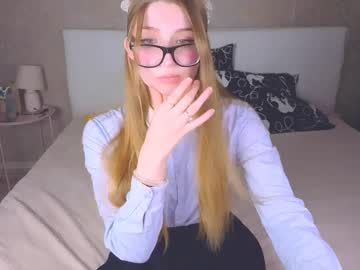 Shyberrynelly Chaturbate stream image from June 08, 2025