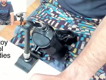 Gettingwetters Chaturbate stream image from June 08, 2025