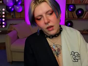 Bluelunaray Chaturbate stream image from June 09, 2025