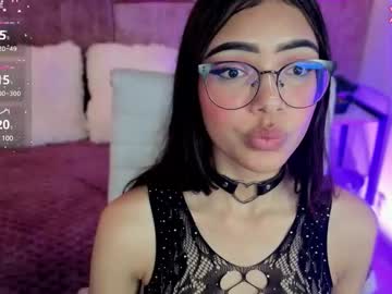 Viollettebylyly Chaturbate stream image from June 09, 2025