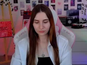 Alicecharmy Chaturbate stream image from June 09, 2025