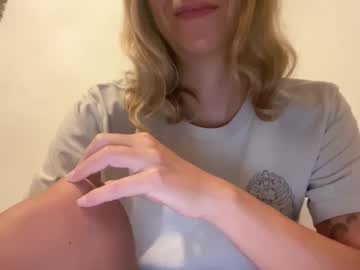 Luna3589 Chaturbate stream image from June 09, 2025