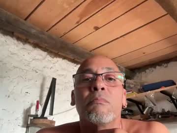 Emcuba Chaturbate stream image from June 09, 2025