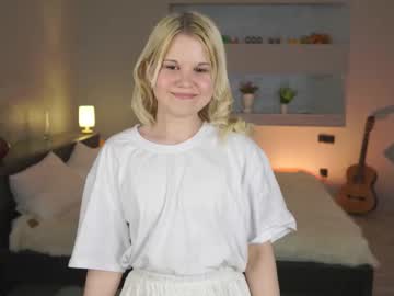 Peggygrine Chaturbate stream image from June 09, 2025