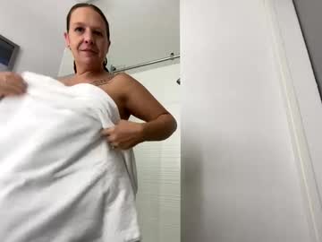 Laylabit Chaturbate stream image from June 09, 2025