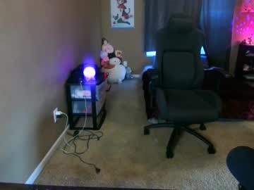Lunasynns Chaturbate stream image from June 10, 2025