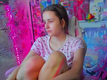 Carolyn_Harris Chaturbate stream image from June 10, 2025
