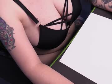 Akarafang Chaturbate stream image from June 10, 2025