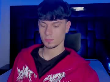 Liamthunder Chaturbate stream image from June 10, 2025